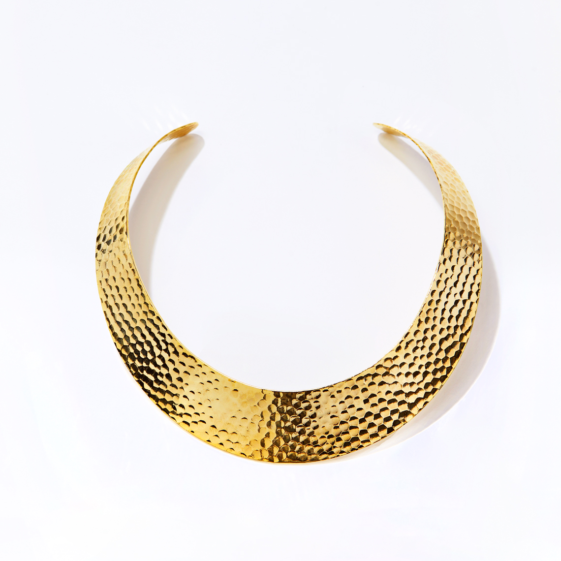 HAMMERED GOLD NECKLACE.jpg